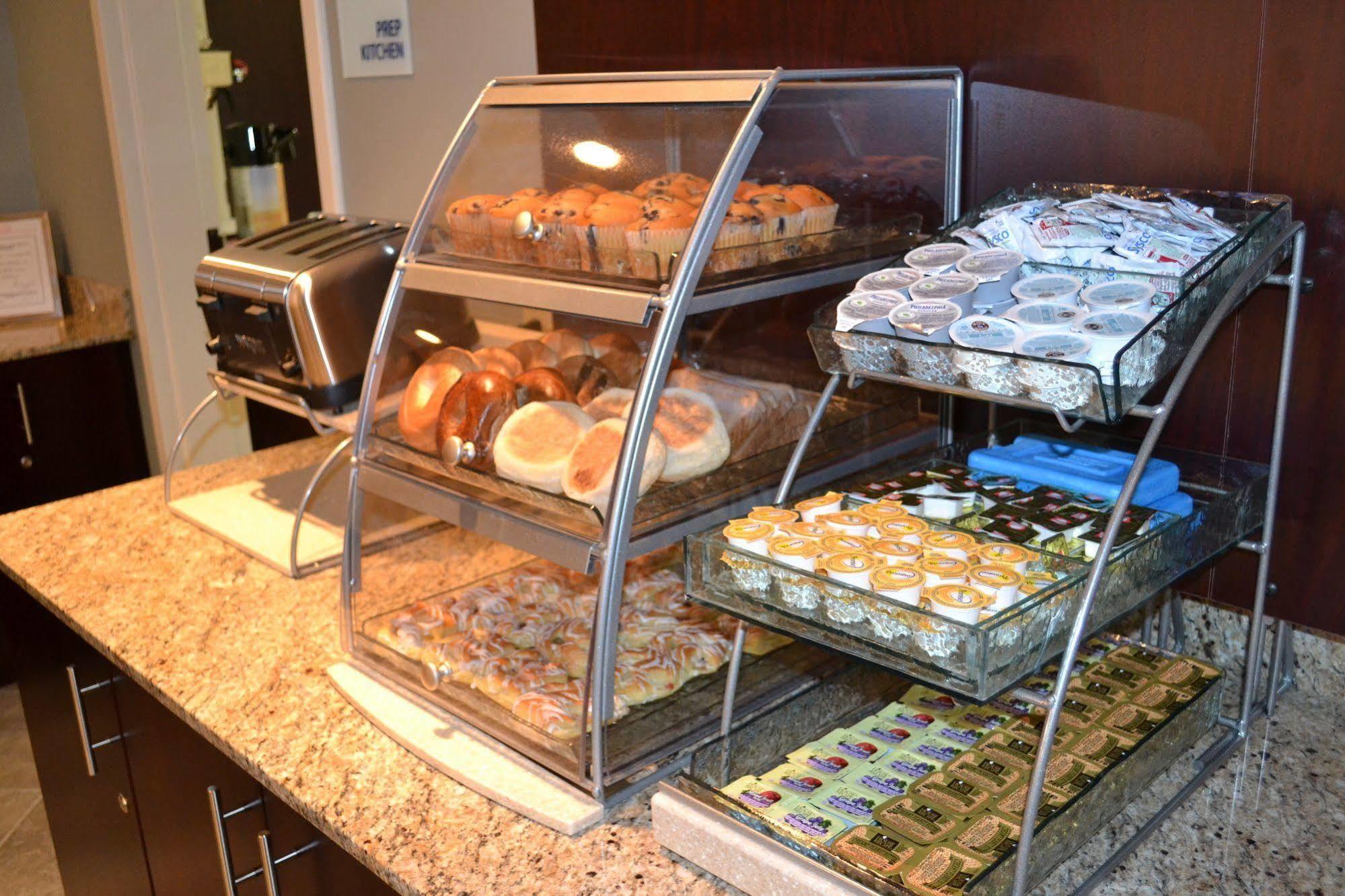 Holiday Inn Express And Suites Merrimack By Ihg מראה חיצוני תמונה